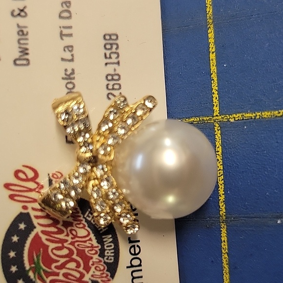 Pearl Faux Gold Tone Bow Earrings - Picture 2 of 2